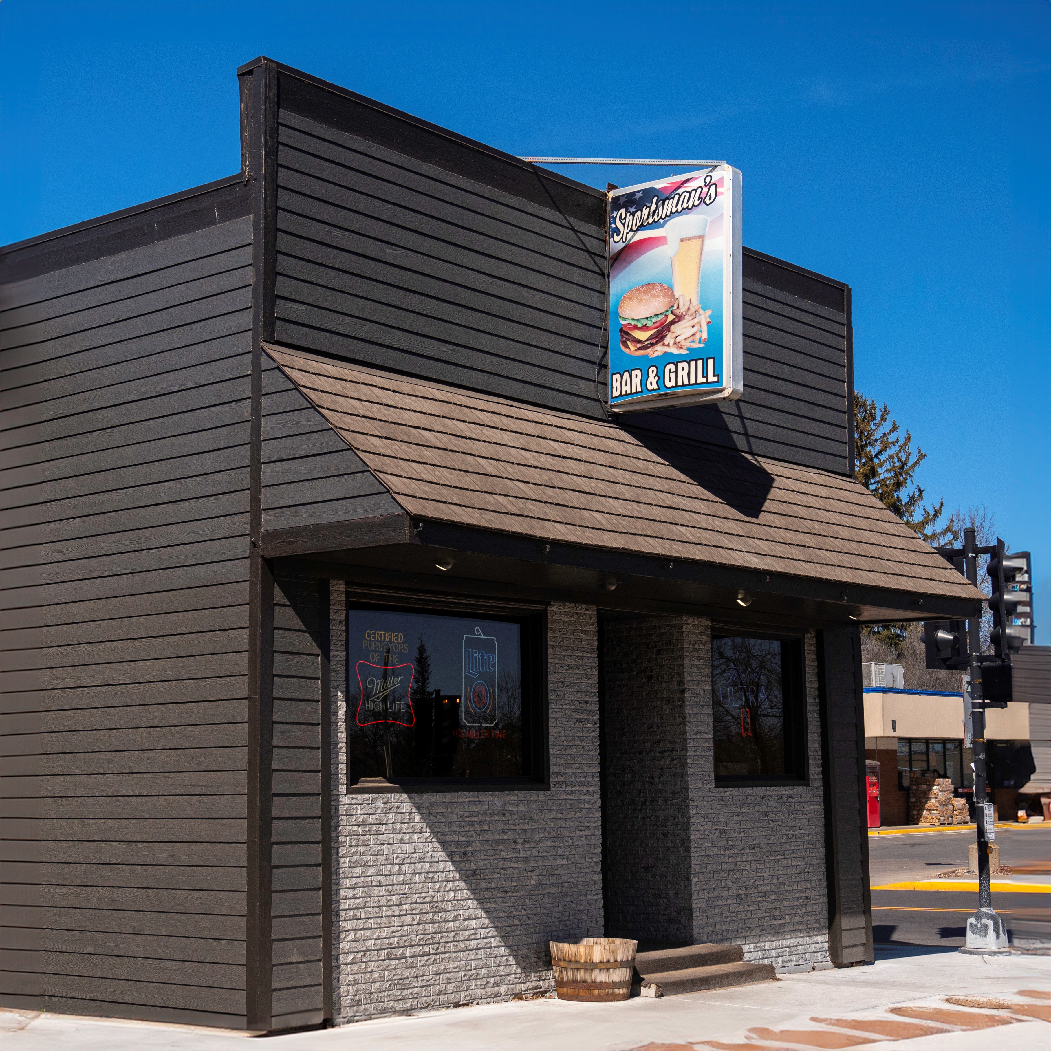 Sportsman Bar & Grill exterior